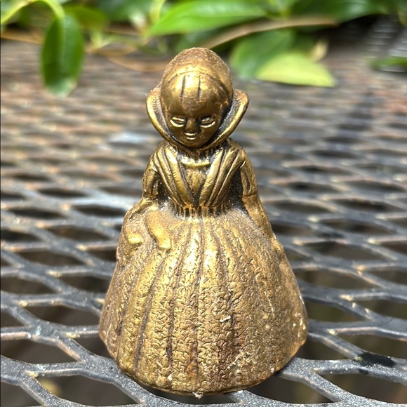 Vintage brass lady bell - Picture 1 of 9